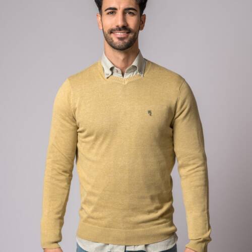 JERSEY CUELLO PICO MOSTAZA
